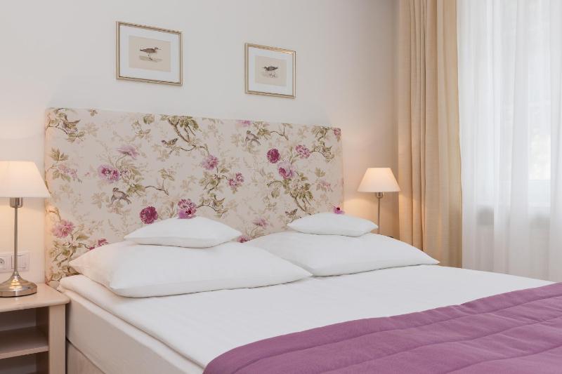 Standard Double Room image 4