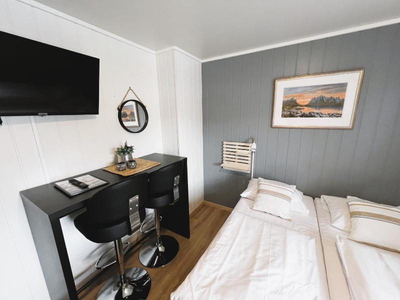 Standard Double Room image 4