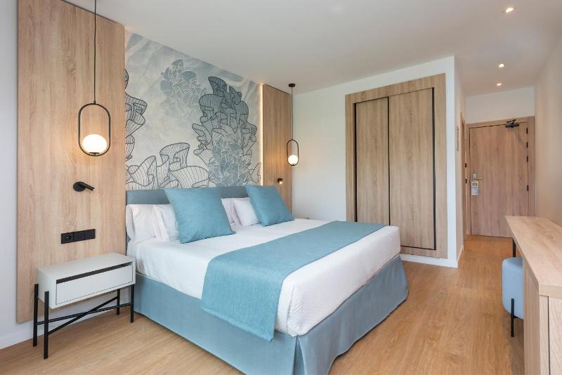 Standard Room image 4