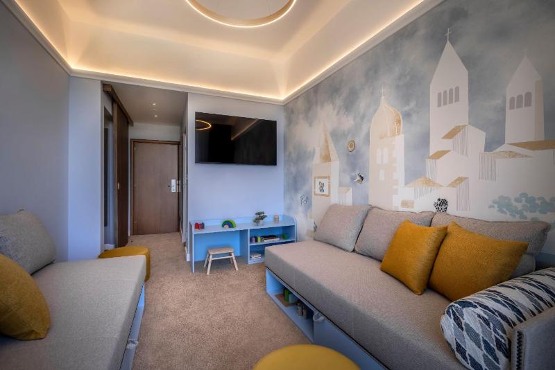 Room for 2+2 image 4