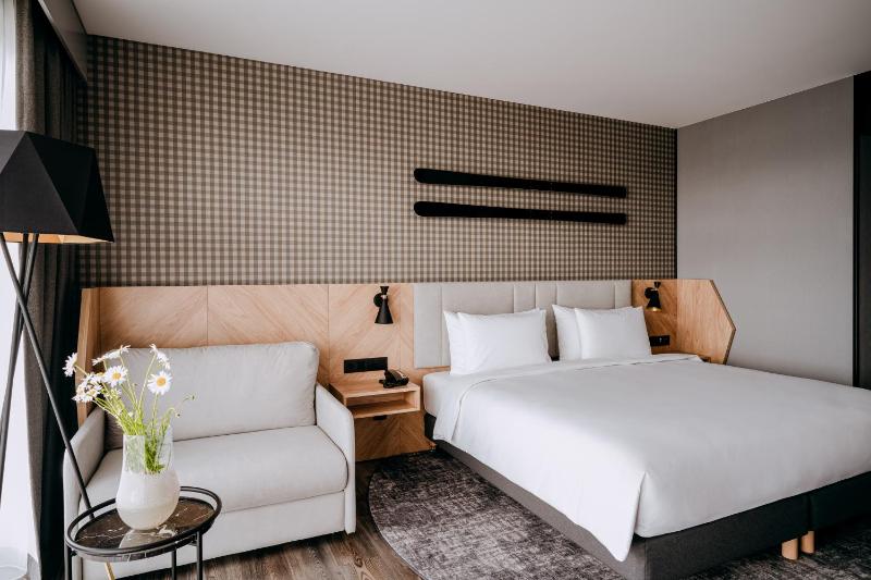 Superior Room with Mountain View image 3