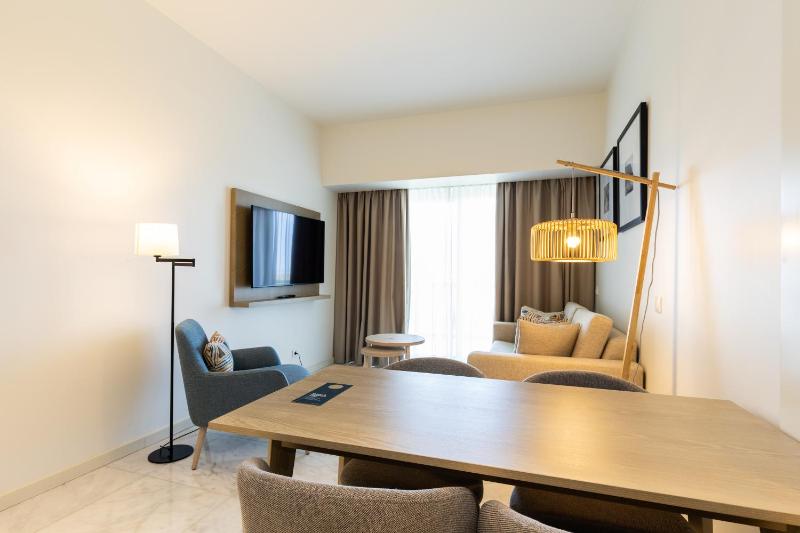 One-Bedroom Suite image 1