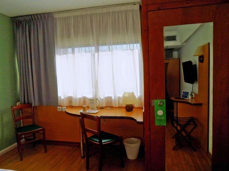 Double Room - Disability Access image 4