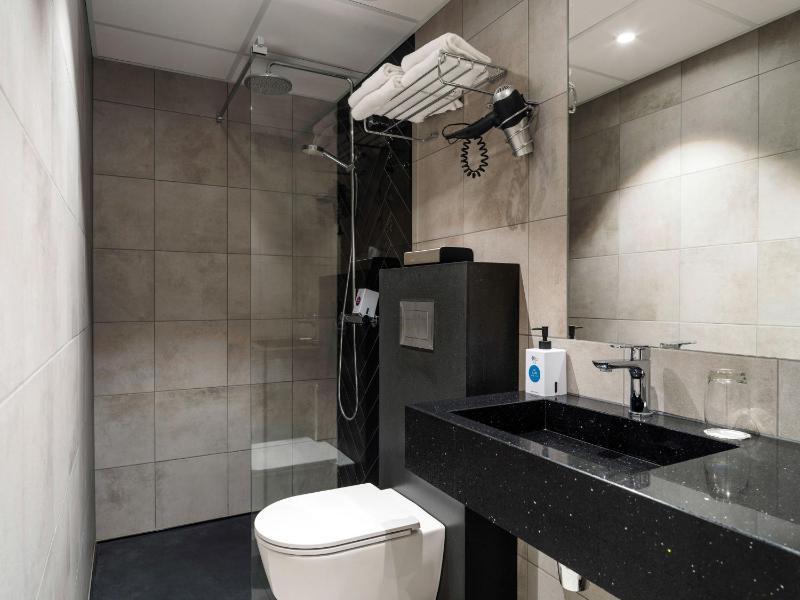 Standard Single Room image 3
