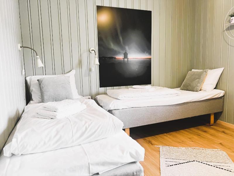 Standard Double Room with Shared Bathroom image 4