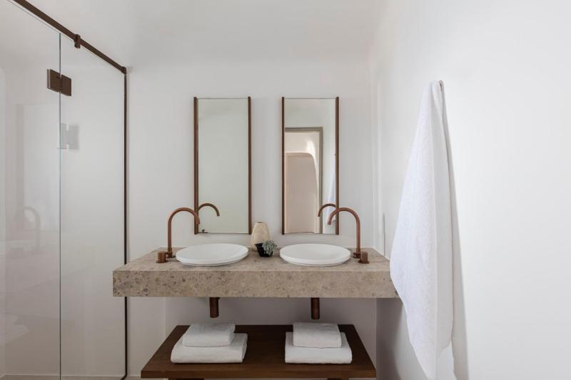 Grand Two-Bedroom Suite image 3