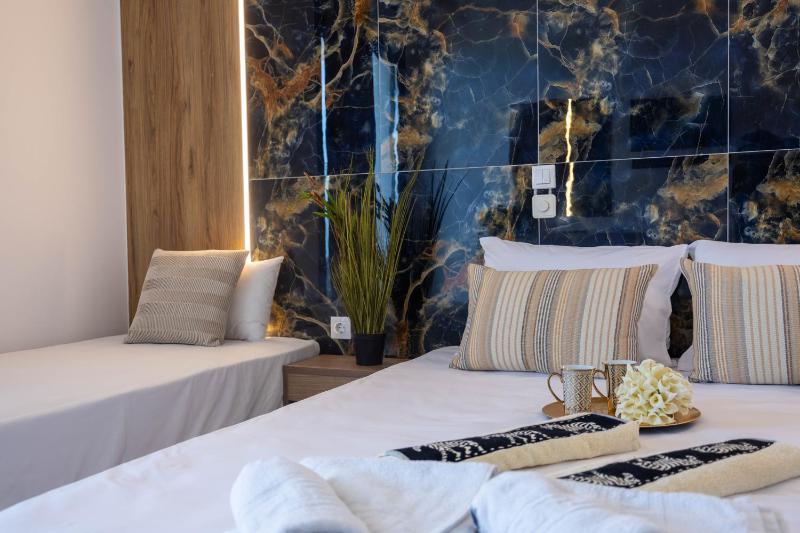 Triple Room with Sea View image 1