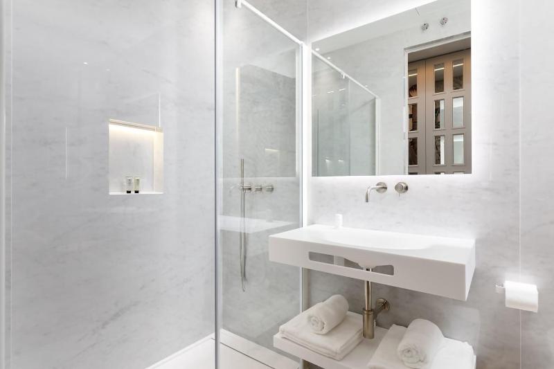 “Mondrian” new ac design lovers near La Concha - image 4