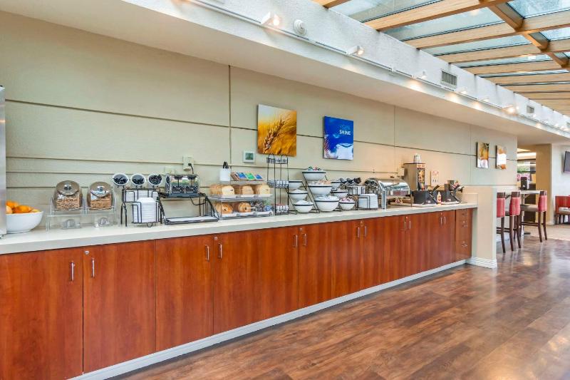 Comfort Inn & Suites Sea-Tac Airport - image 12