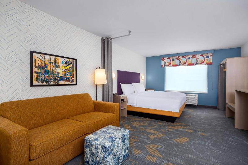 King Studio Suite image 4