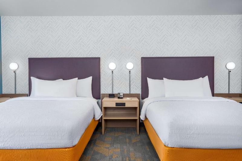 Studio Suite with Two Queen Beds image 3