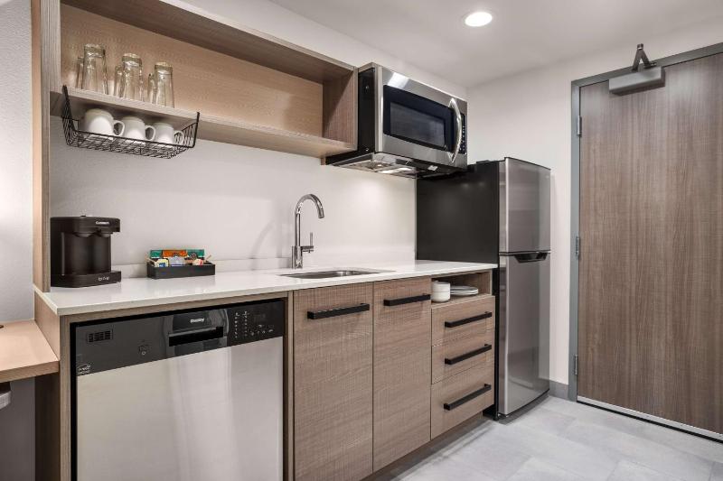 King Studio Suite image 3