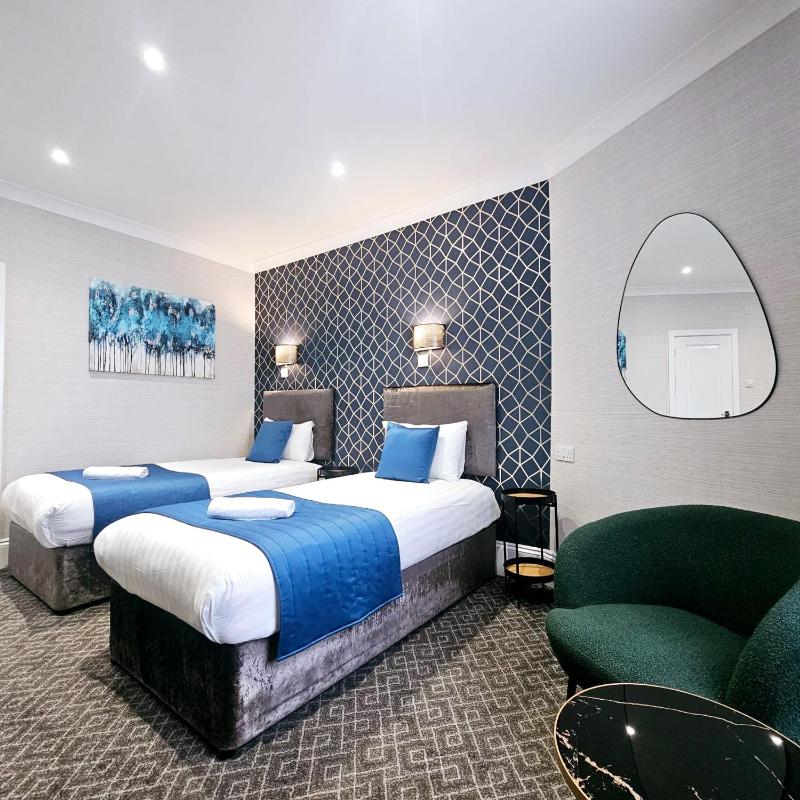 Twin Room image 1