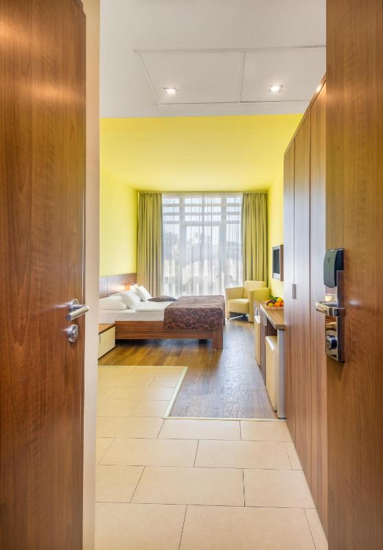 Triple Room image 3
