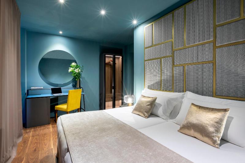 Standard Double Room with Extra Bed image 3