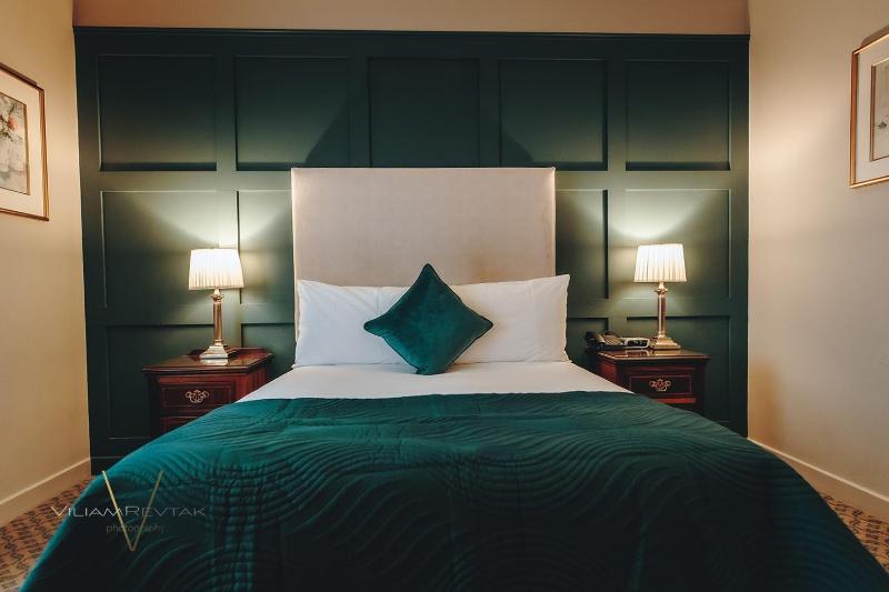 Twin Room image 3