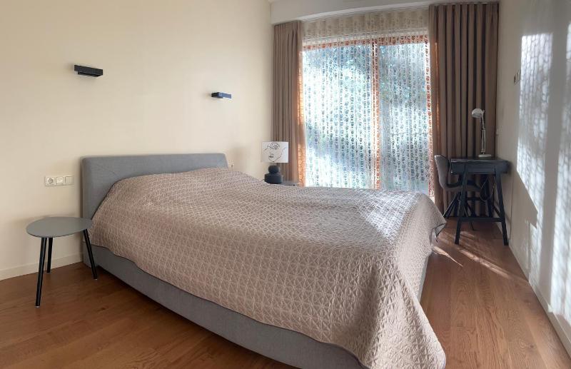 Two-Bedroom Deluxe Apartment with Garden View image 2