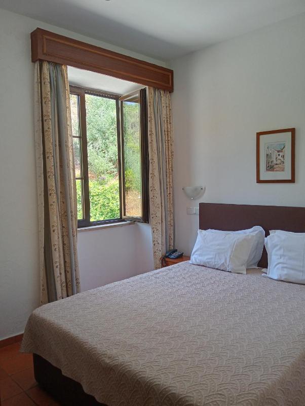 Economy Double Room image 1