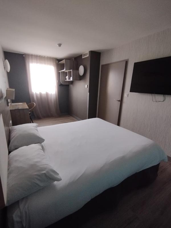 Comfort Suite with One Double Bed image 4