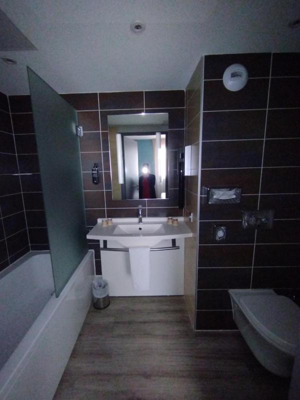 Comfort Suite with One Double Bed image 3