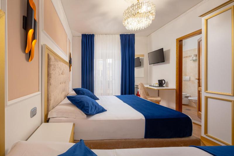 Double or Twin Room image 3