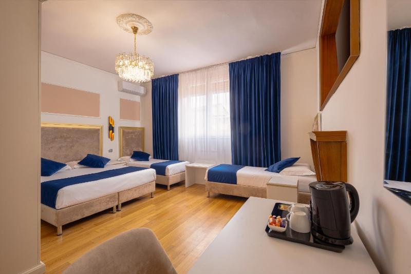 Quadruple Room image 1
