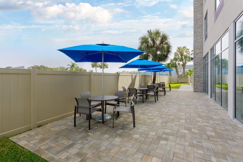 Holiday Inn Express & Suites Tampa Stadium ¿ Airport Area By IHG - image 12