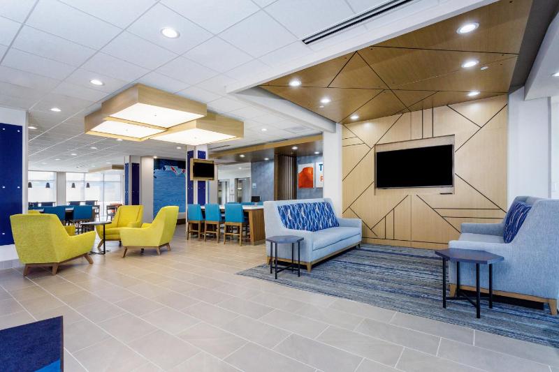 Holiday Inn Express & Suites Tampa Stadium ¿ Airport Area By IHG - image 9