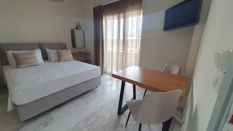 Double Room with Garden View image 1
