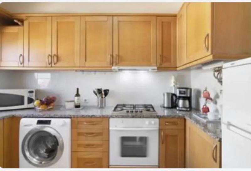 Charming Apartment in Vilamoura with Shared Pool - 70 m² - image 12