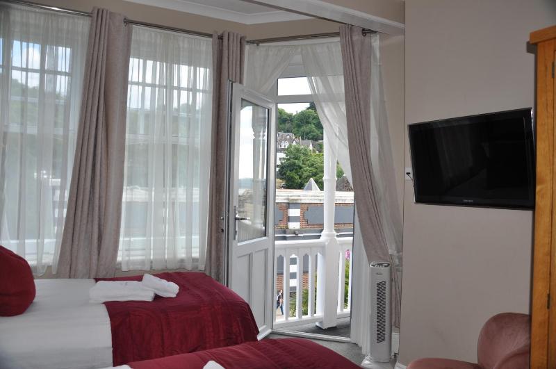 Super king bed or Twin room En-suite with Balcony  image 4