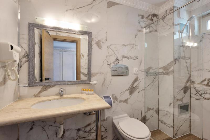 Royal Calisto Hotel - image 3