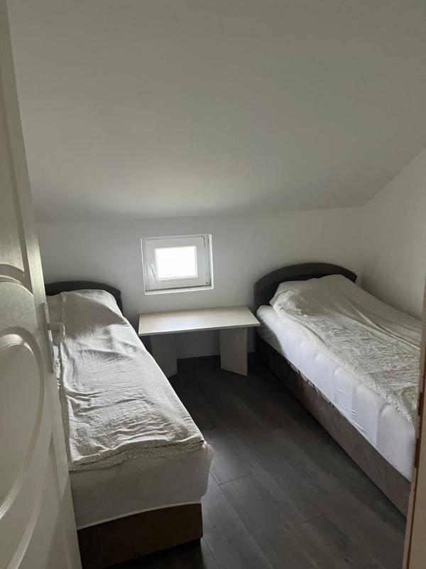 One-Bedroom Apartment image 3