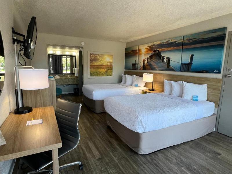 Deluxe Double Room with Two Double Beds - Non-Smoking image 2