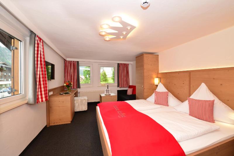 Standard Double Room image 2
