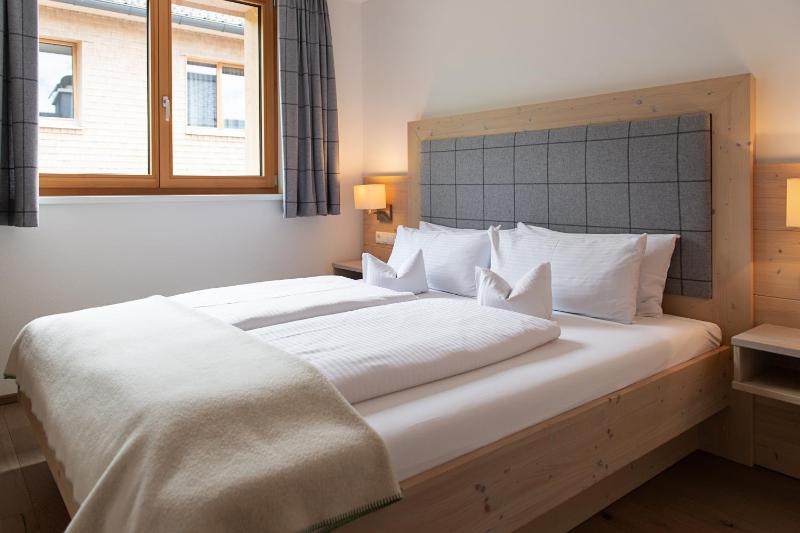One-Bedroom Suite image 3