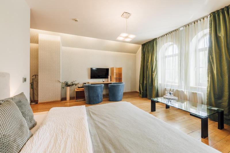 Deluxe Double Room image 1