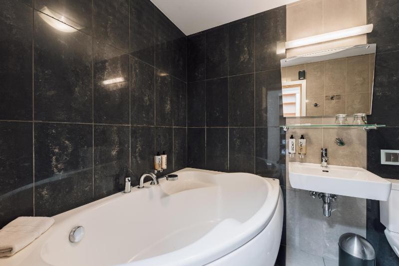 Mansard Double Room image 3