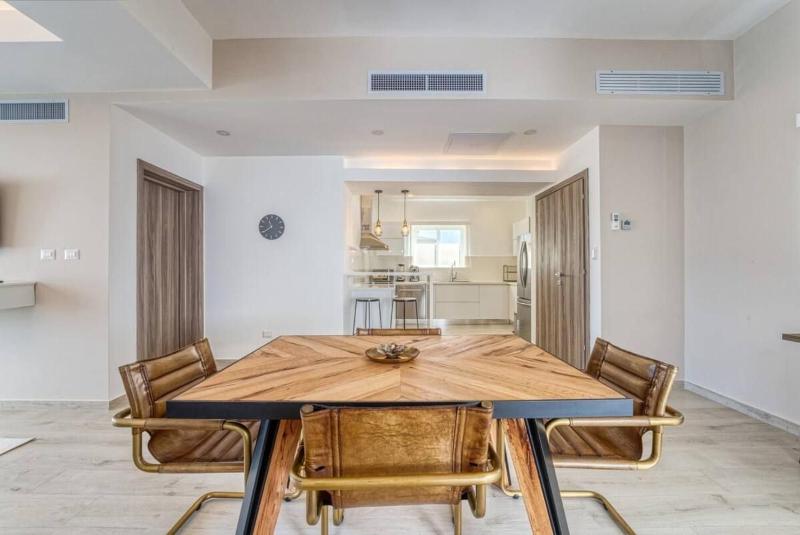 Elegant Seaside Retreat | Playa Coral - image 8