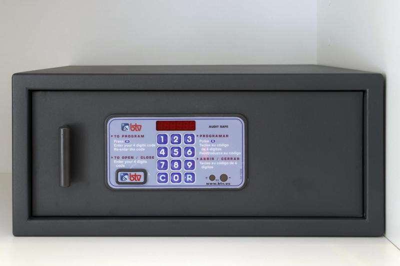 Studio (2 Adults) image 2