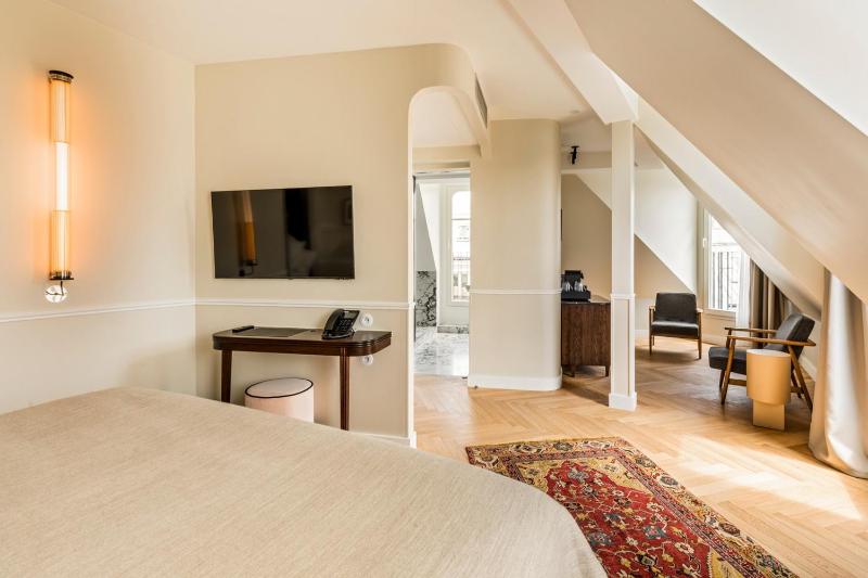 Suite les toits de Paris image 4