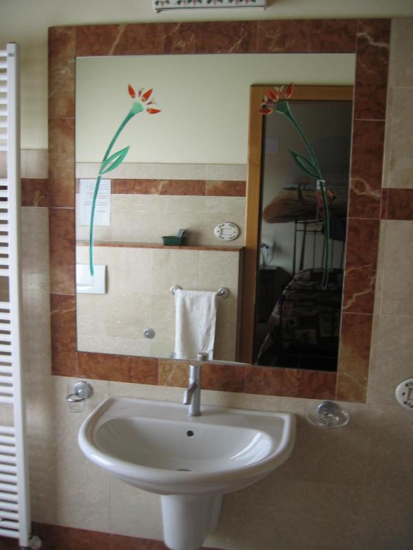 Double Room with Spa Bath image 2