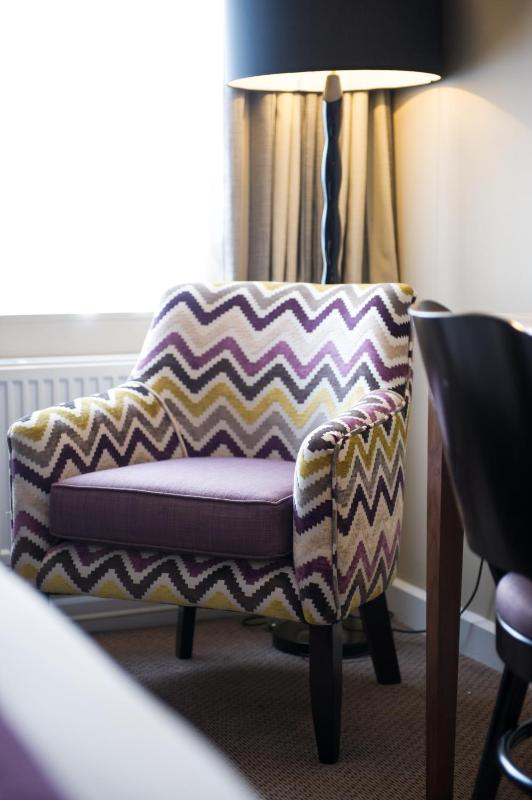 Large Double or Twin Room image 3