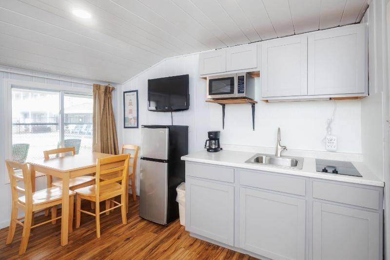 Double Room with Two Double Beds and Kitchenette image 3