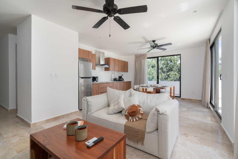 2 BD Private Plunge Pool and Terrace - image 16