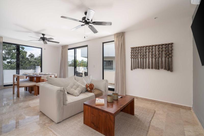 2 BD Private Plunge Pool and Terrace - image 7