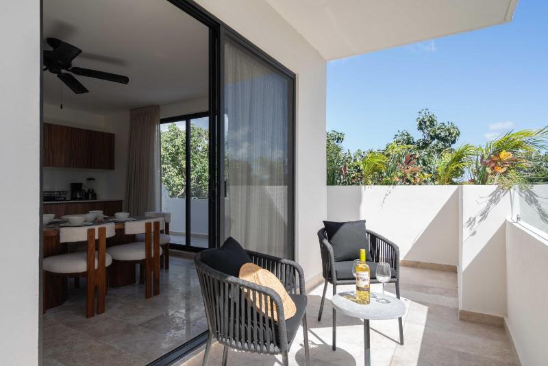 2 BD Private Plunge Pool and Terrace - image 30