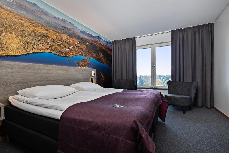 Standard Twin Room image 3