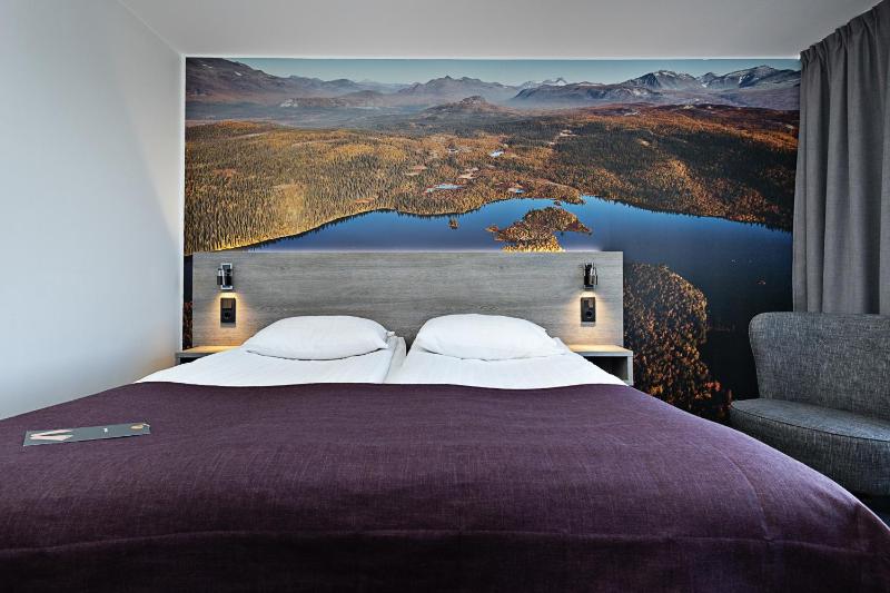 Standard Twin Room image 4