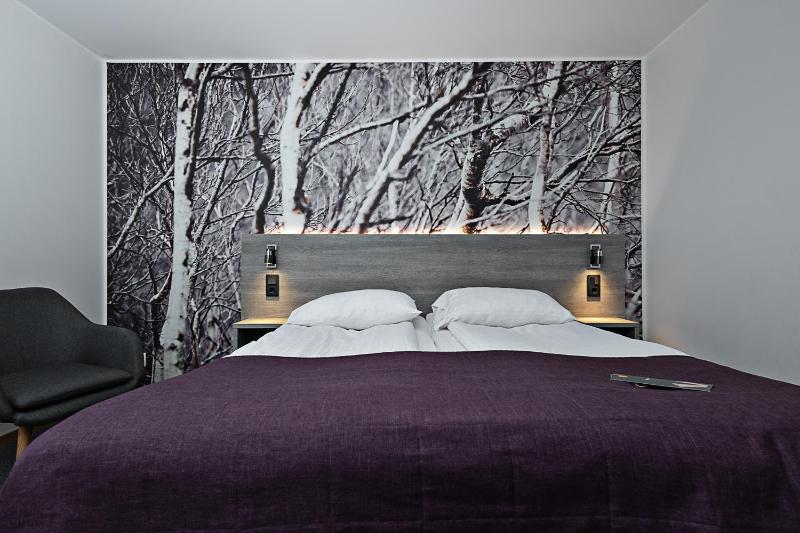 Compact Double Room without Window image 4